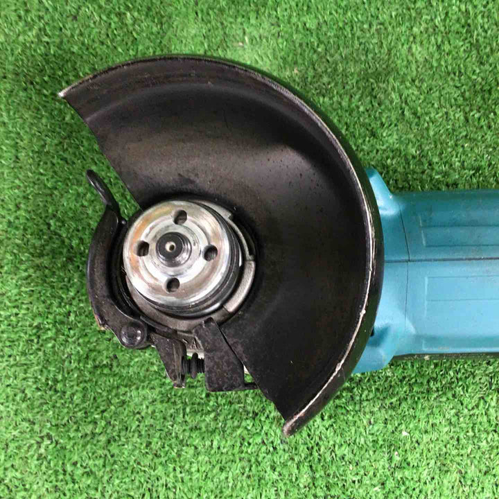 マキタ(makita) 100mmコードレスディスクグラインダ GA404DZN (GA404DN)【川崎店】