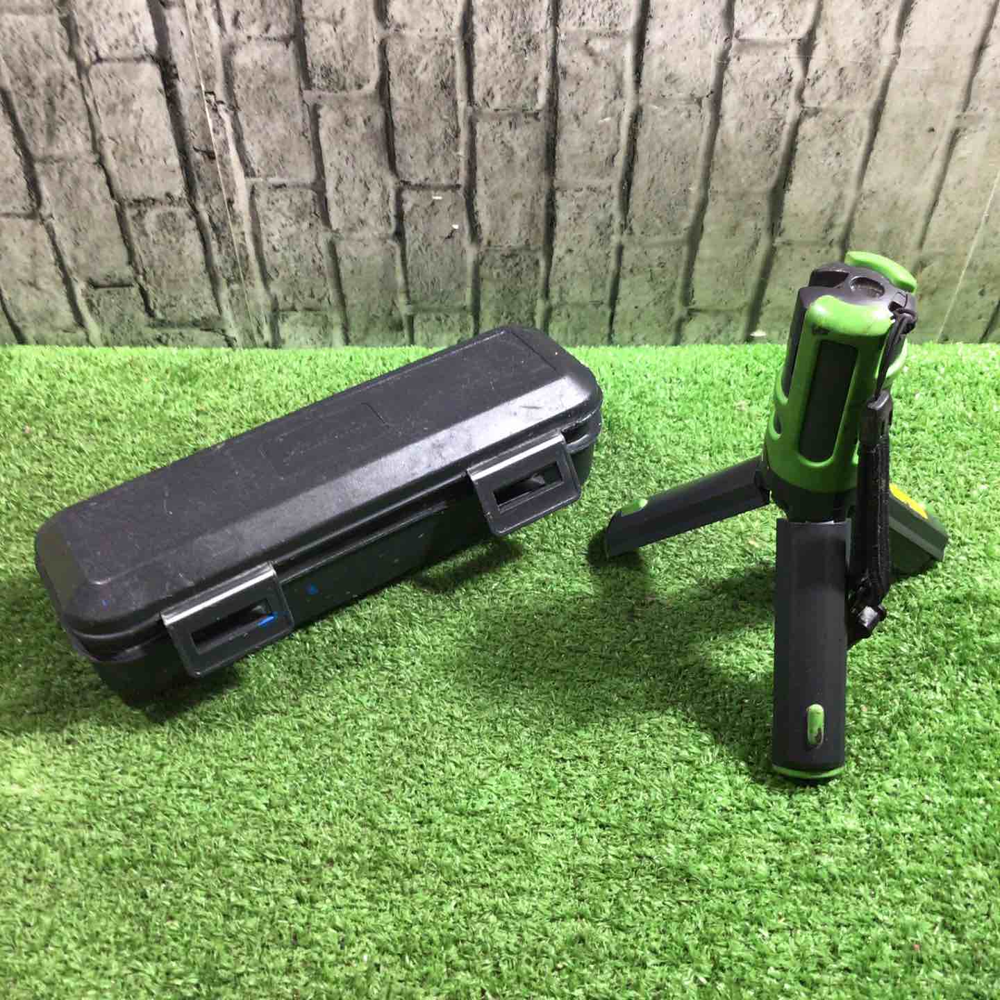 LTC GK9 レーザー墨出し器【リライズ野田愛宕店】【店頭取引限定】【中古】【管理番号：ITUBAAWXV326】 テクノ販売 LTK-GK9 グリンレーザー(本体のみ) ウエダ金物【公式サイト】