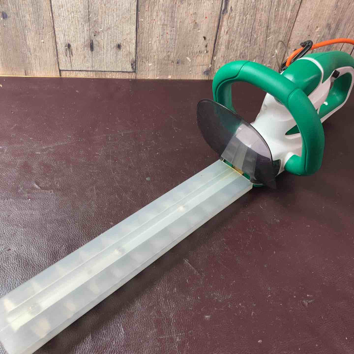 【中古品】◇マキタ 生垣バリカン AC100V 刈込幅300mm 特殊コーティング刃 グリーン MUH305G【東大和店】