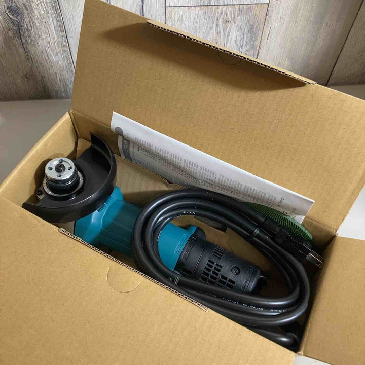 ☆マキタ(makita) 100mmディスクグラインダ 9533B【戸田店】