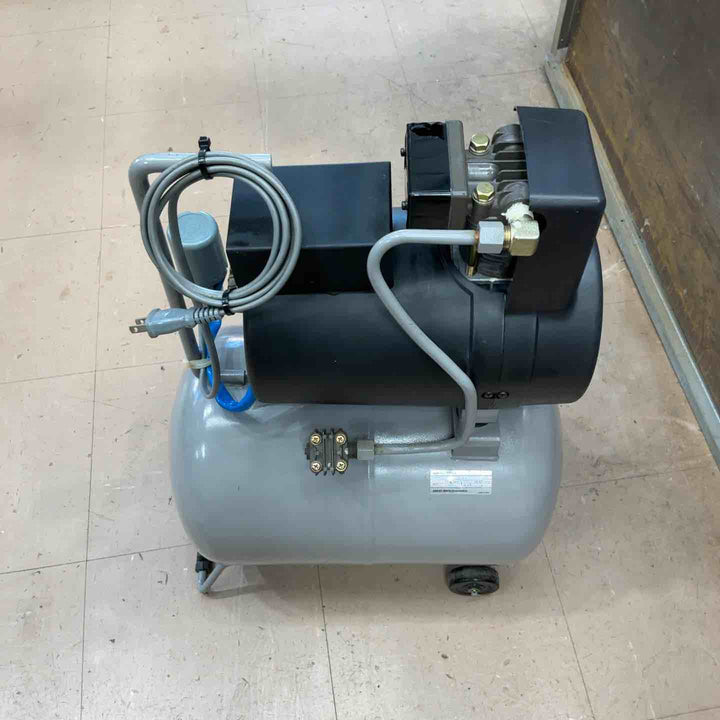 【店頭受取り限定】岩田/IWATA エアーコンプレッサー OFP-04B【草加店】