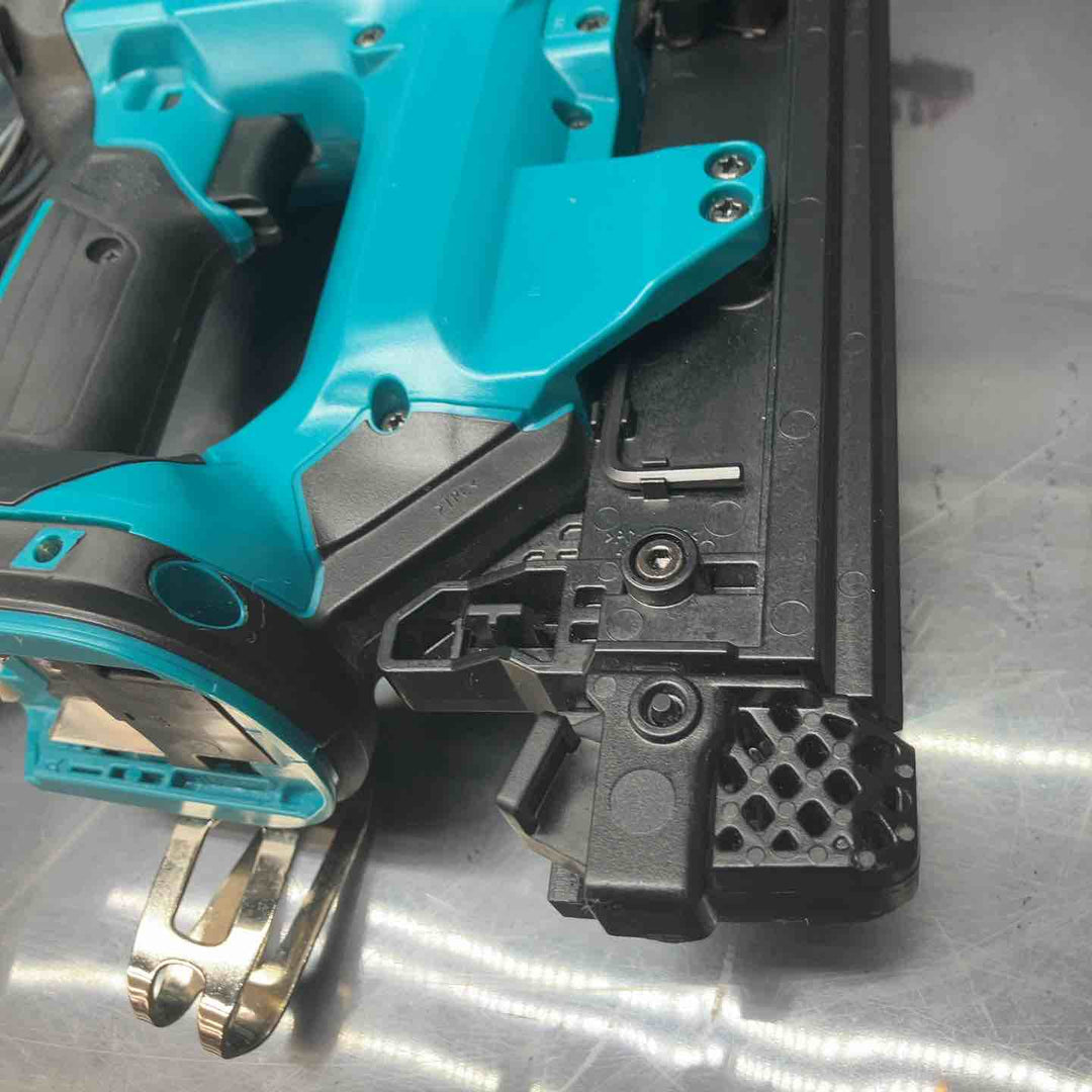 ★マキタ(makita) コードレスフィニッシュネイラ FN350DRG【川越店】