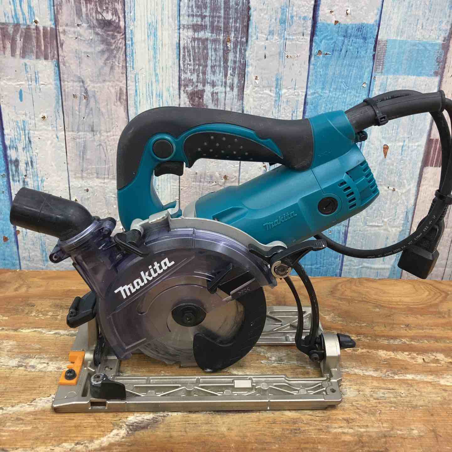 中古品 □ makita 防じん丸のこ KS520FX □ D □ ITWN65DN0UUK