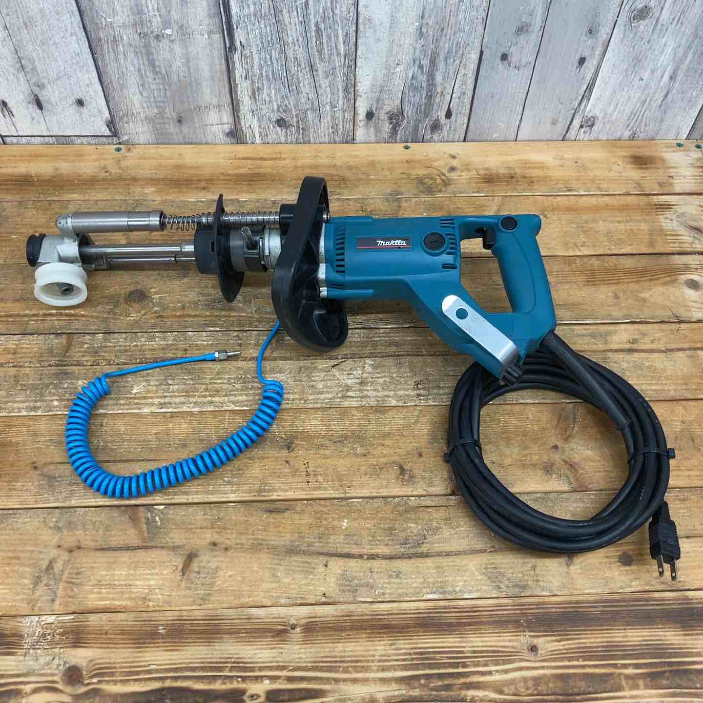 中古品】 マキタ(makita) ダイヤテックドリル DT0600 ボンベセット付き