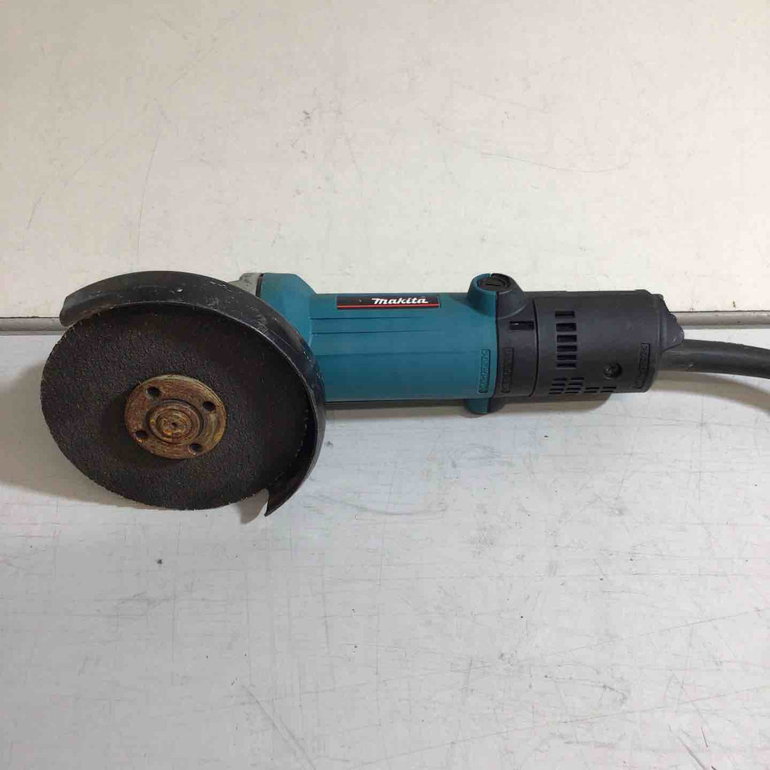 ☆マキタ(makita) 125mm ディスクグラインダ 9535B【戸田店】