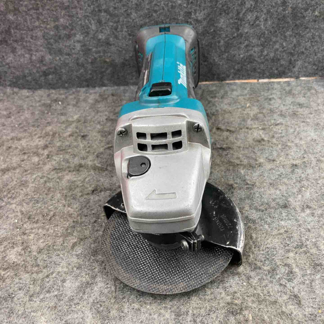 ☆マキタ(makita) 100mmコードレスディスクグラインダー GA400DZ 14.4V3.0Ahバッテリーのみ使用可【鴻巣店】