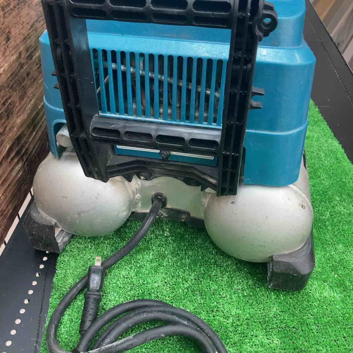 マキタ(makita) エアコンプレッサー AC461XLH 充填時間約5分【川越店】