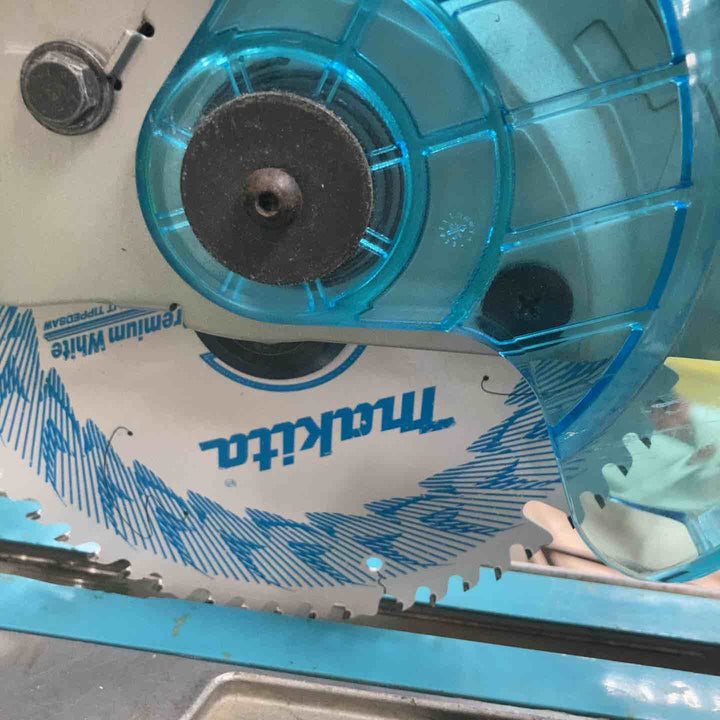 ★マキタ(makita) 卓上スライドマルノコ LS0612FL【川崎店】