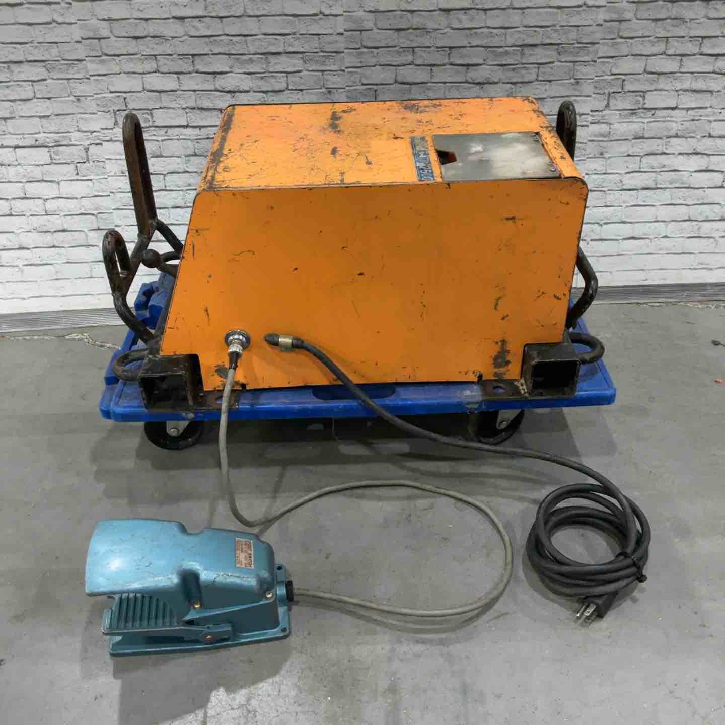 店頭受取り限定】◇育良精機(イクラ) ケーブルウインチ CW-2500 入線用