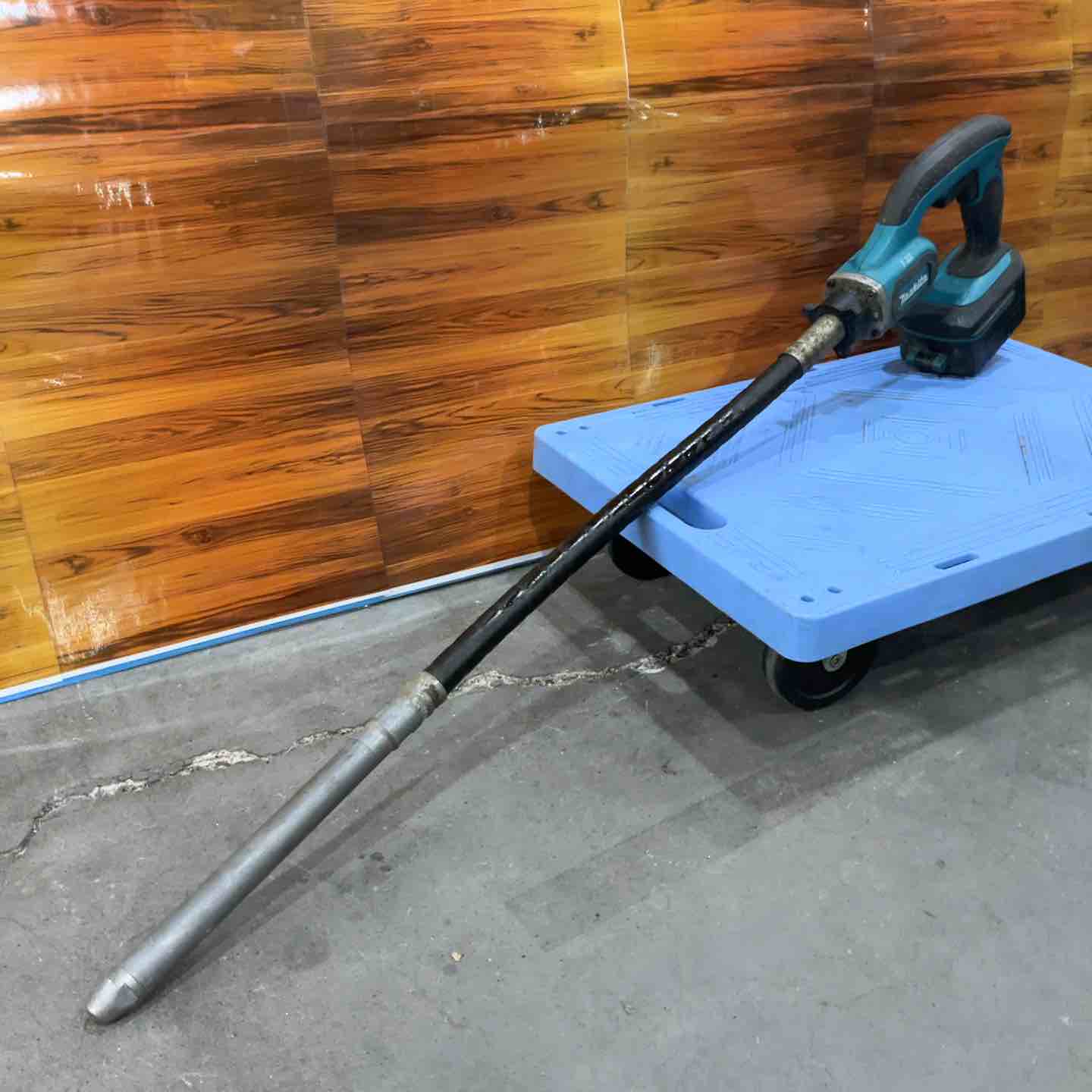 【中古】【動作OK】【店頭引取限定】MAKITAマキタ  14.4V充電式コンクリートバイブレーター VR440D　9130円（税込）2088 VR440D | 株式会社マキタ