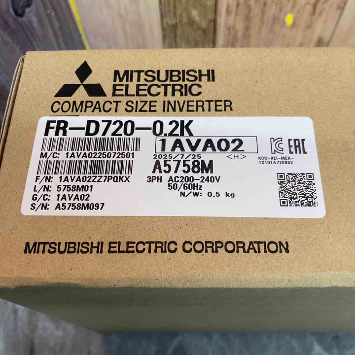 三菱電機 汎用インバータ FREQROL-D700 FR-D720-0.2K【八潮店】