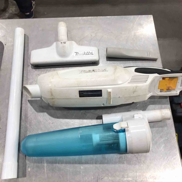 ★マキタ(makita) コードレスクリーナー CL182FDRFW【川口店】