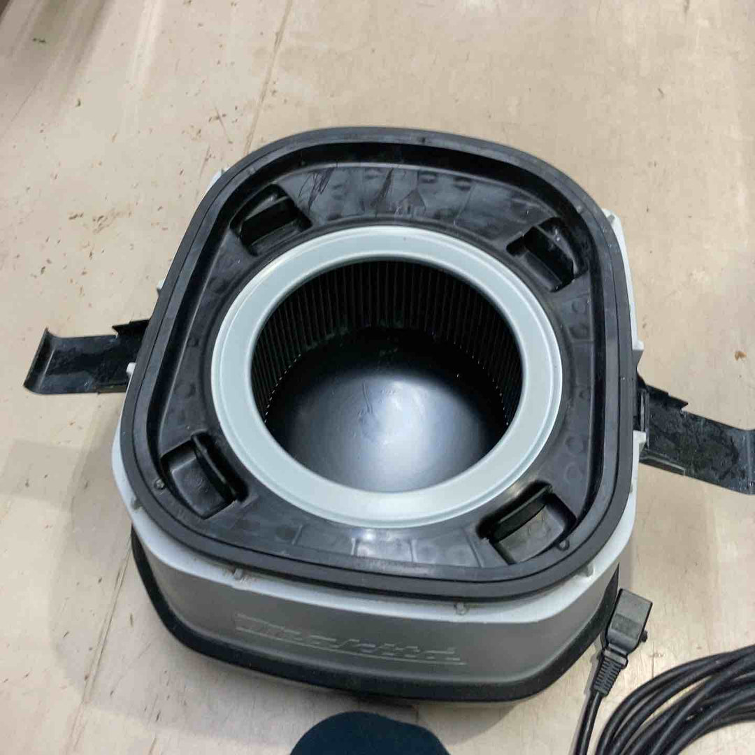 ★マキタ(makita) コードレス集じん機 乾湿両用 VC860DZ【町田店】