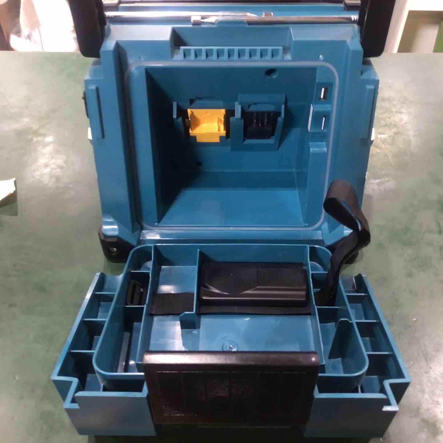 【未使用品】☆マキタ(makita) コードレスラジオ付テレビ TV100【川口店】 ☆マキタ(makita) コードレスラジオ付テレビ TV100【川口店】 – アクト