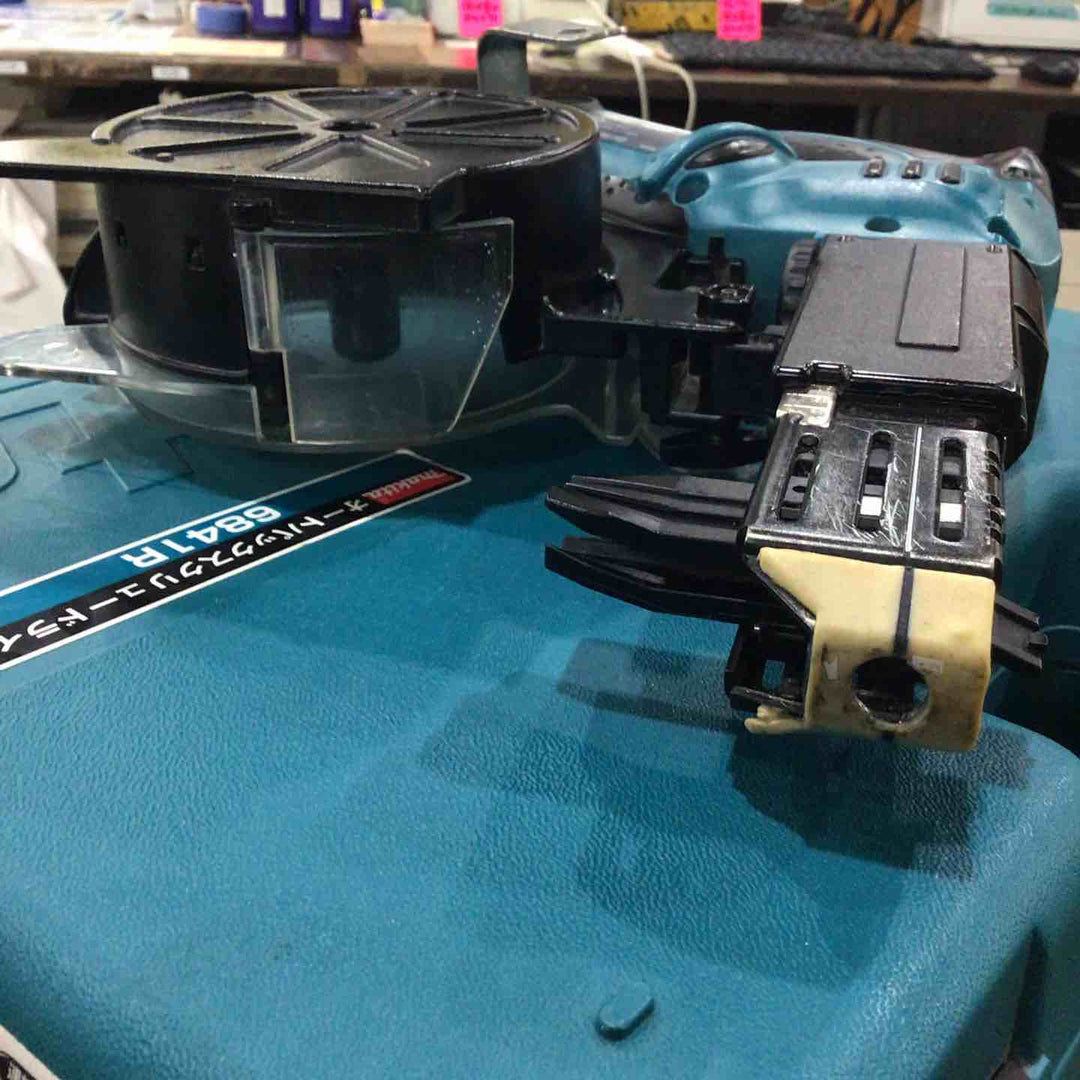 ☆マキタ(makita) オートパックスクリュードライバー 6841R【川口店】