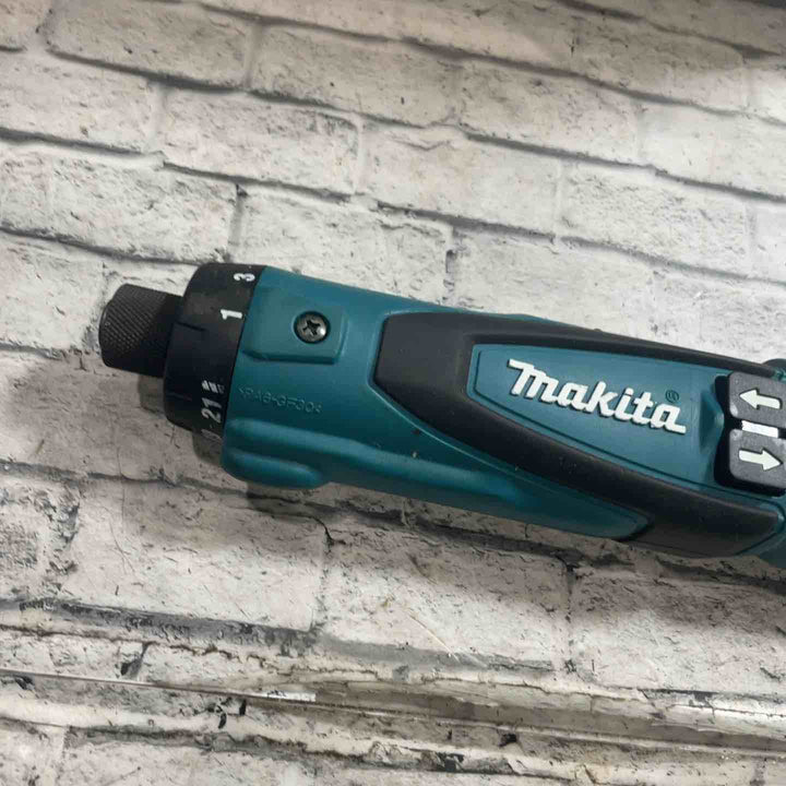 ★マキタ(makita) コードレスドリルドライバー DF012DSHX【川口店】