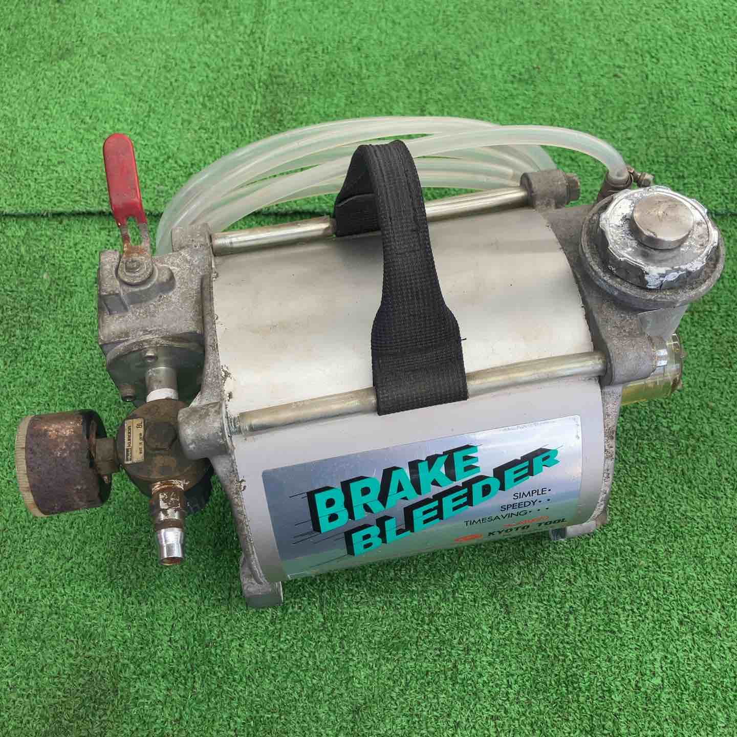 京都機械工具 (KTC) ブレーキブリーダーセット 日産車用 ATBX70N KTC ブレーキブリーダーセット 日産車用 (ATBX70N)(4989433747309