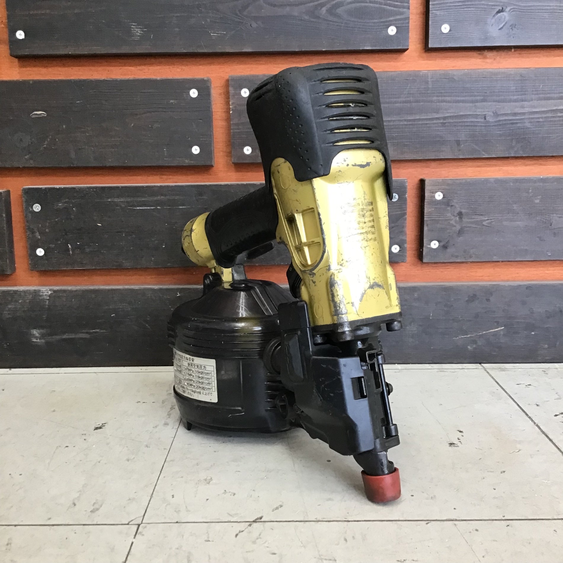 中古品】ハイコーキ/HIKOKI ※旧:日立工機 高圧エア釘打ち機 NV75HJ