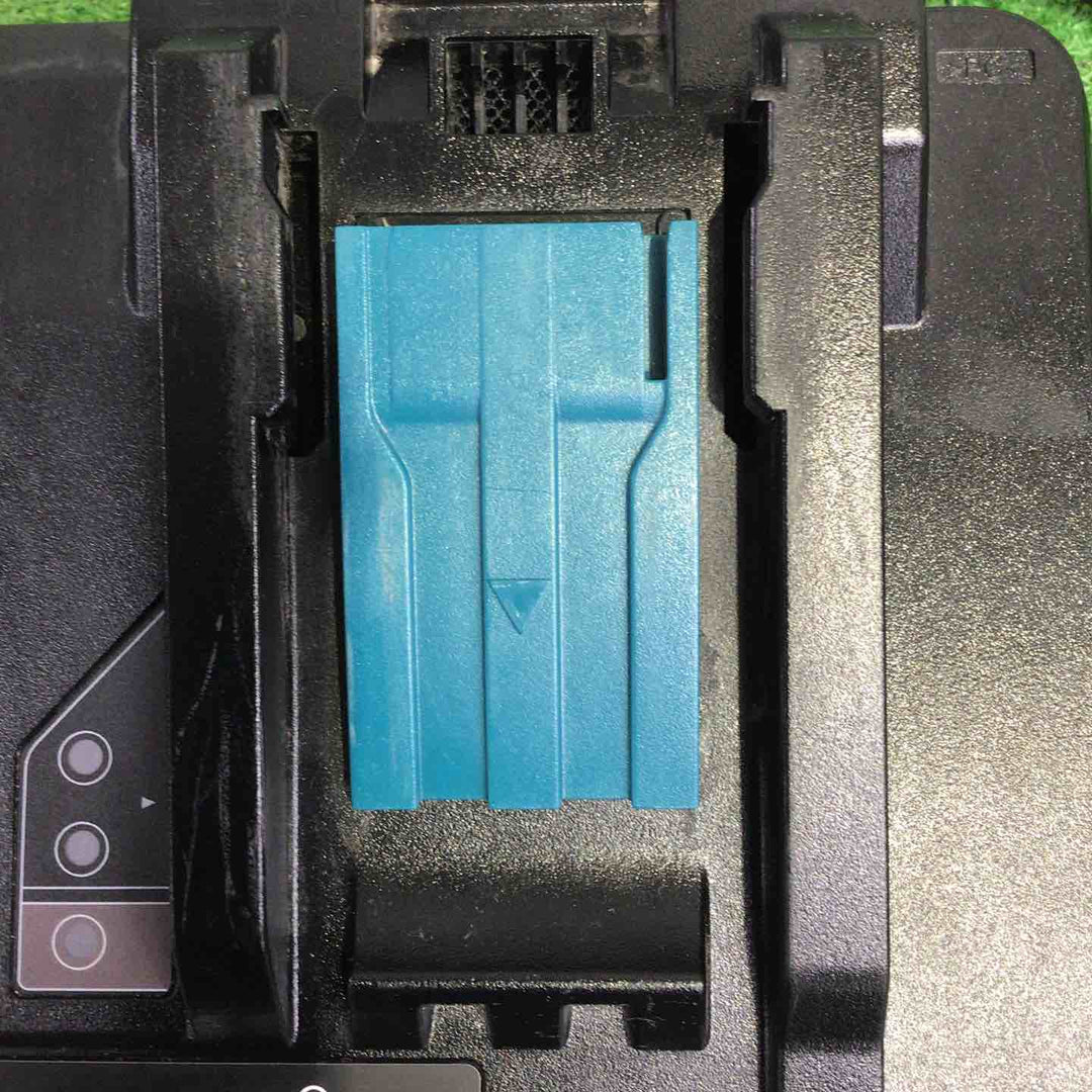 ★マキタ(makita) 2口急速充電器 DC18RD【町田店】
