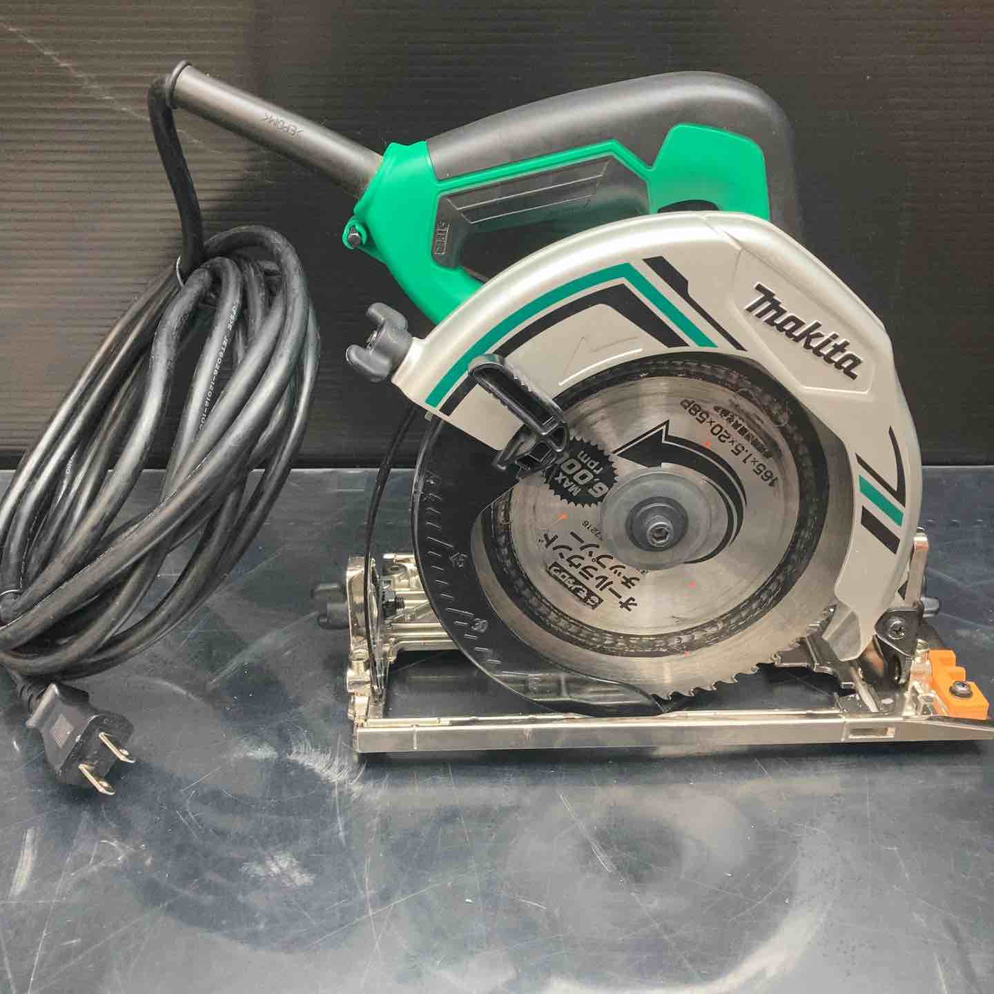 マキタ HS6402 マルノコ コード式【市川行徳店】【店頭取引限定】【中古】管理番号：ITWTARK9VTJG マキタ（makita） 【正規店】マキタ 電子造作用精密マルノコ HS6402