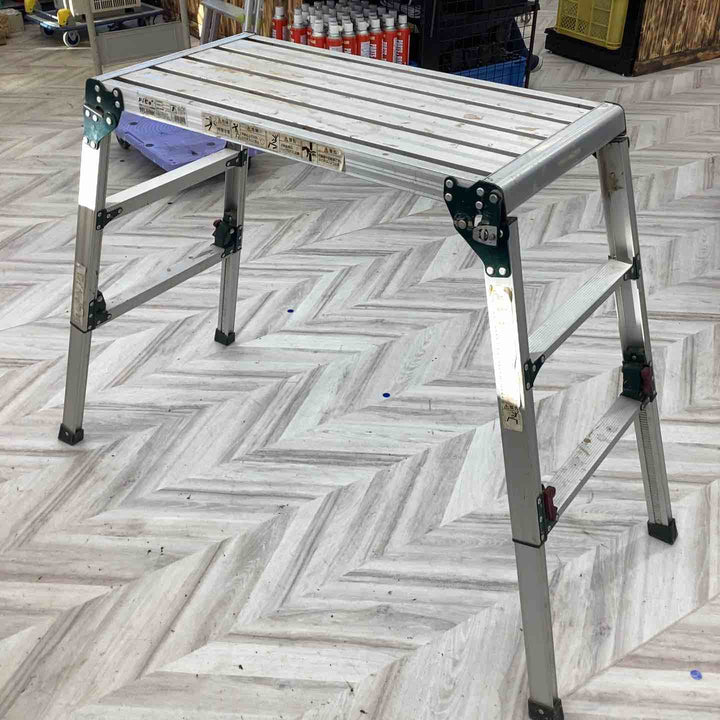 【店頭受取り限定】ピカコーポレイション 四脚アジャスト式足場台 DWX-W6908C【越谷店】