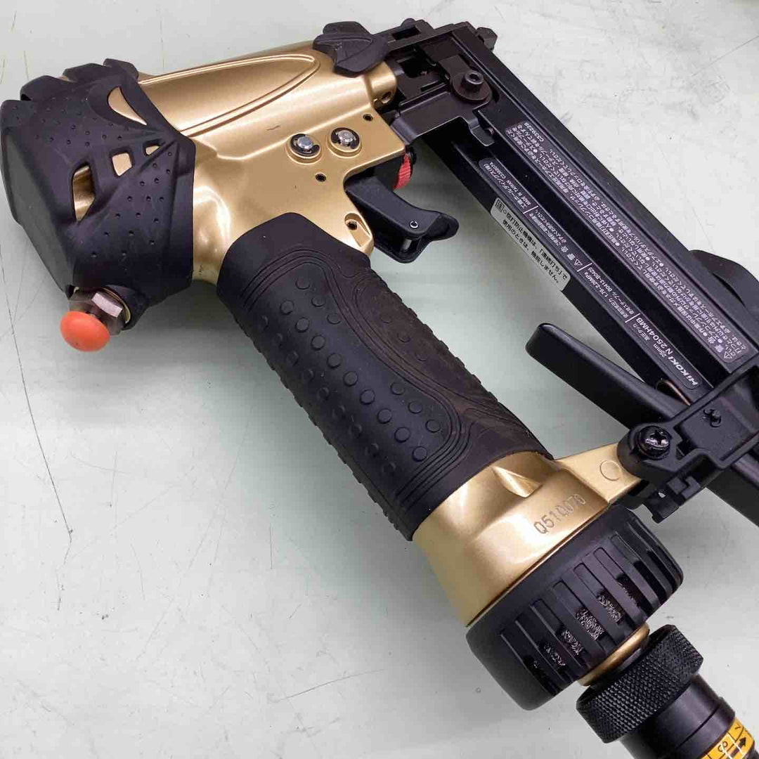 ★ハイコーキ(HIKOKI ※旧:日立工機) 高圧エアタッカ N2504HMB 木材 ボード シート 建築 内装 断熱材 石膏ボード 薄ベニヤ 本体のみ キズ有 【越谷店】