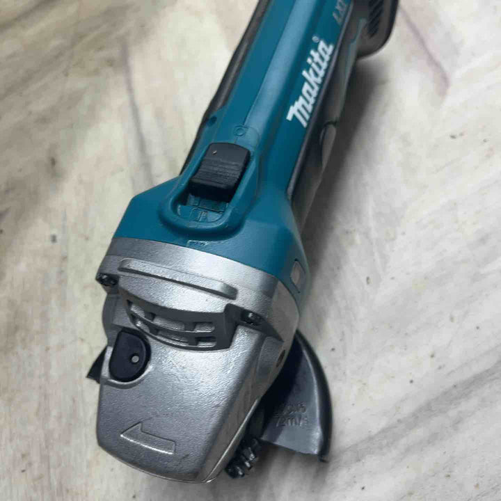 ☆マキタ(makita) コードレスディスクグラインダ GA402DZ【越谷店】