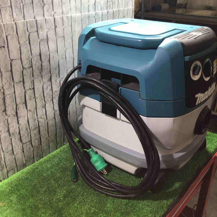 ★マキタ(makita) 集じん機 乾式 VC0830【川口店】