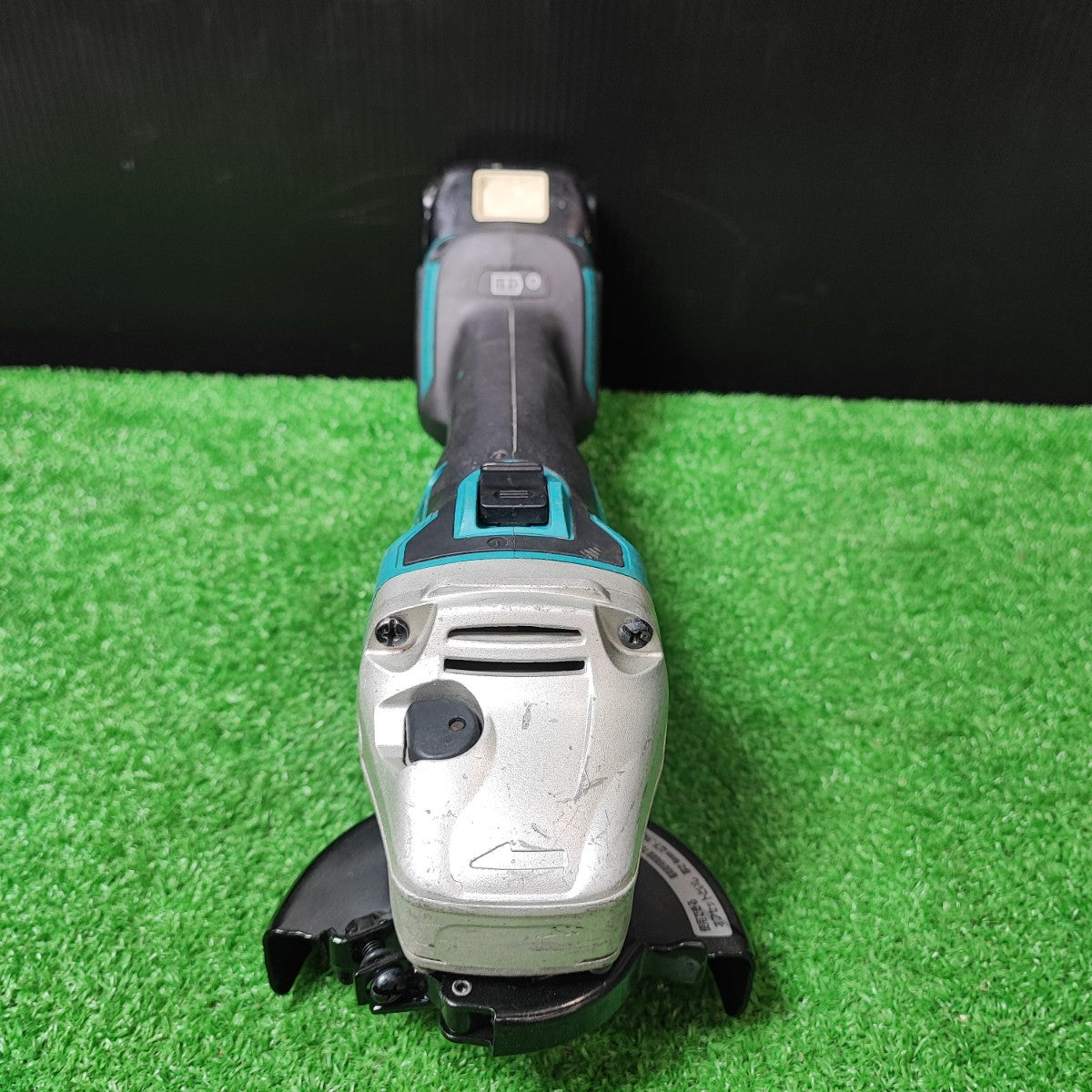 マキタ GA404DZ 充電式ディスクグラインダー 本体のみ【市川行徳店】【店頭取引限定】【中古】管理番号：IT2X9QMFHSPC マキタ(makita) GA404DZN 充電式ディスクグラインダ 本体のみ 送料無料