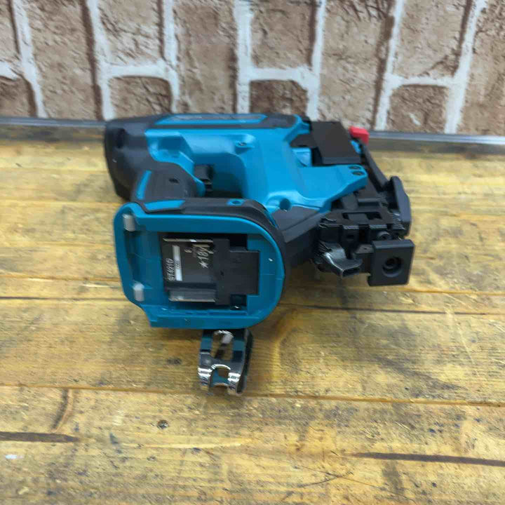 【中古品】マキタ(makita) コードレスタッカー ST421DZK 本体のみ【所沢店】
