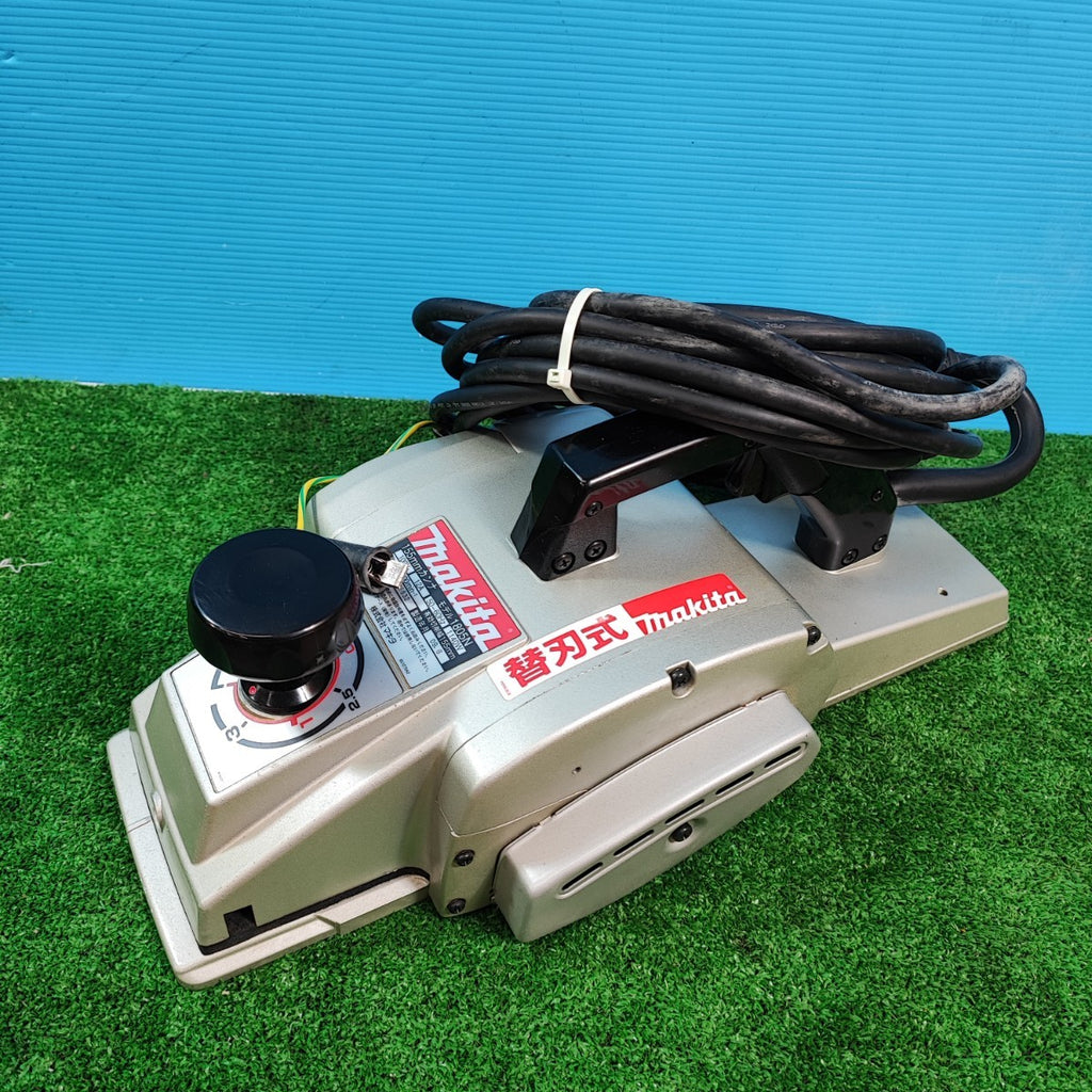 【中古品】マキタ電気カンナ1805N 〇マキタ(makita) 電気カンナ 1805N【岩槻店】 – アクトツール