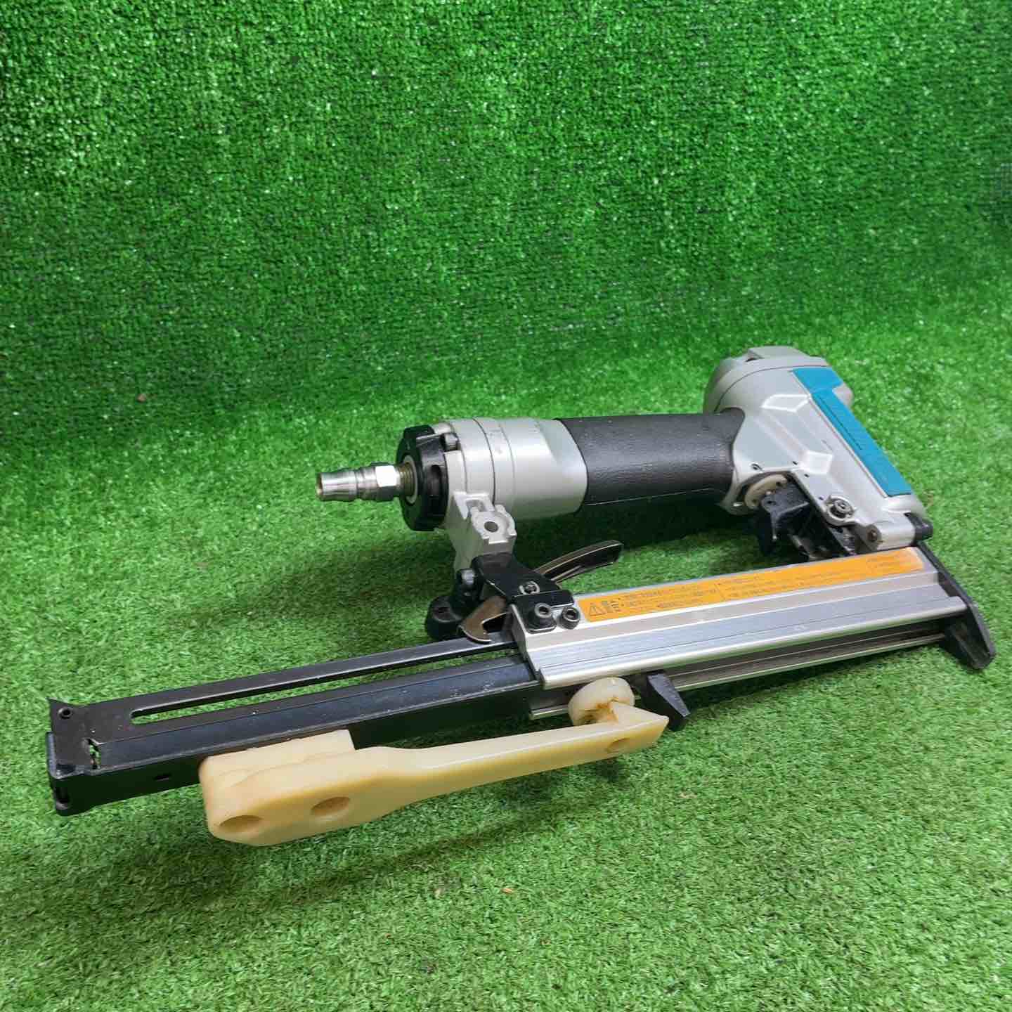 マキタ(makita) 常圧エアタッカ AT425A【藤沢店】 – アクトツール