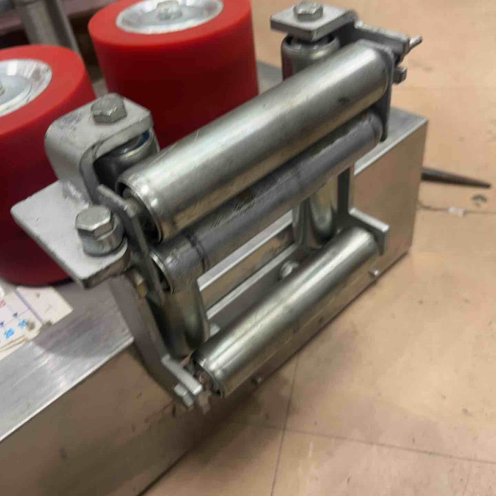 【店頭受取り限定】メーカー不明 ケーブル中間送り機 型式不明 200V【草加店】