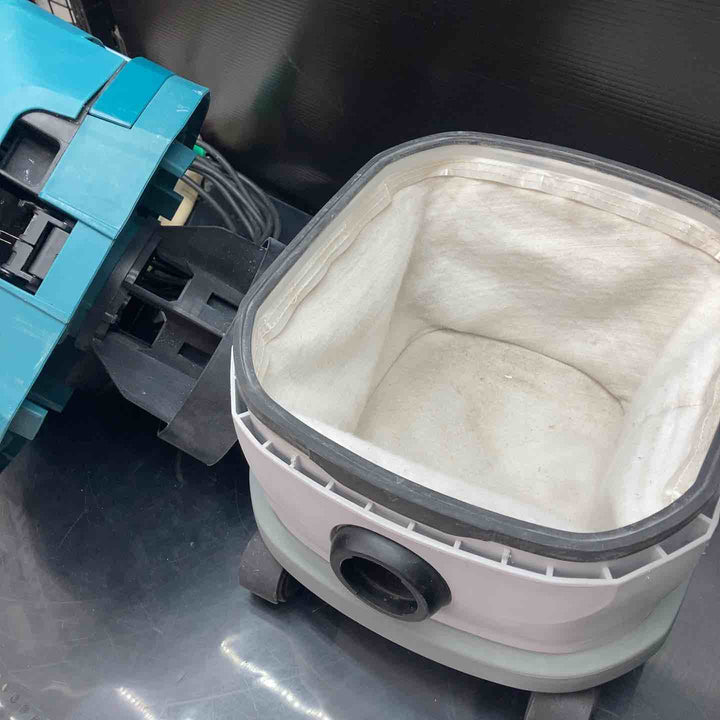 ★マキタ(makita) 集じん機 乾湿両用 VC0820【川越店】