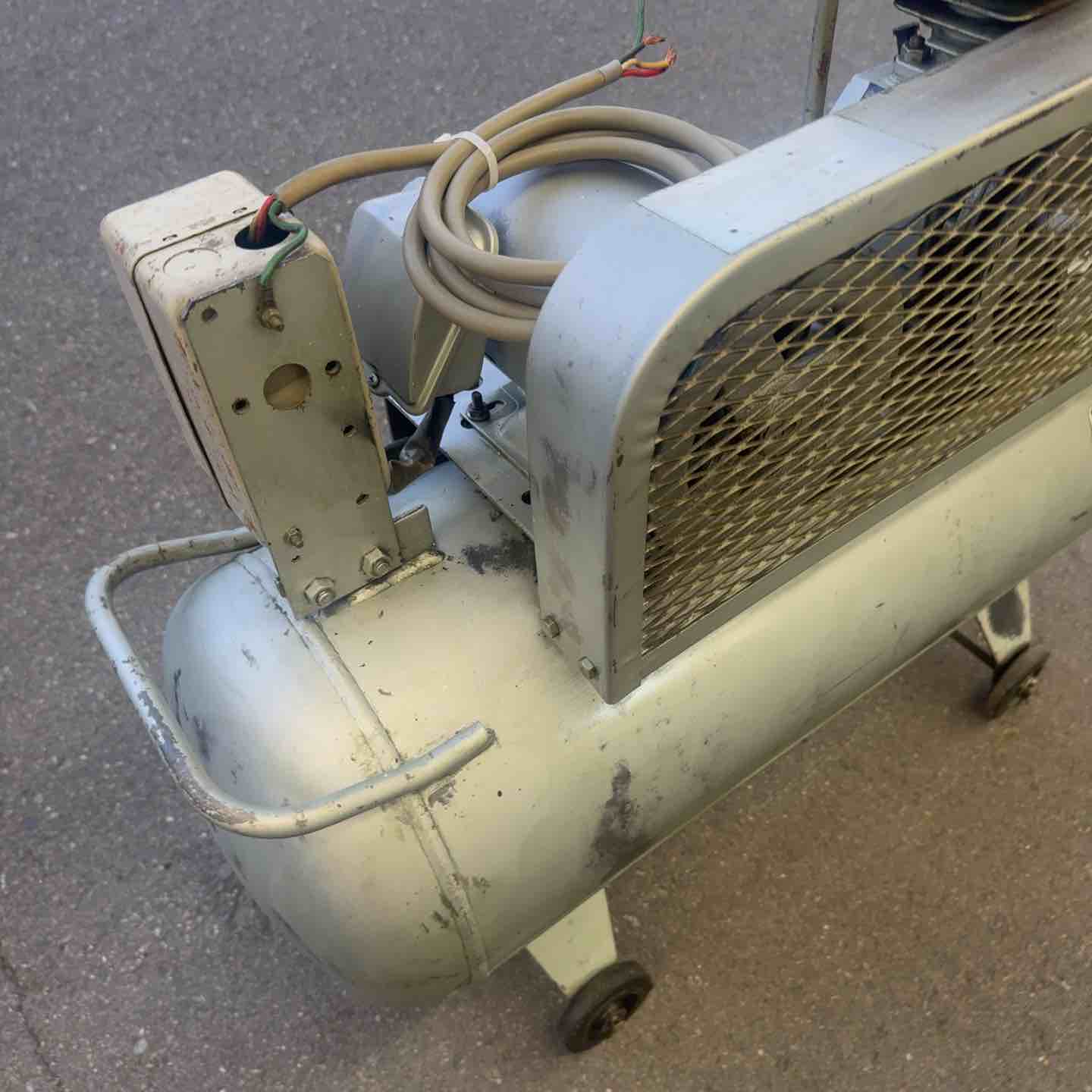 中古・店頭受取り限定】 日立 38Lベビコン エアコンプレッサー 0.4P-7T