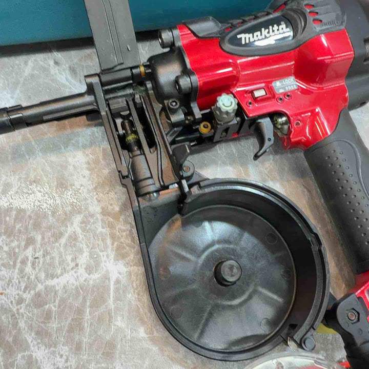 ★マキタ(makita) 高圧エア釘打ち機 AN250HC【八潮店】