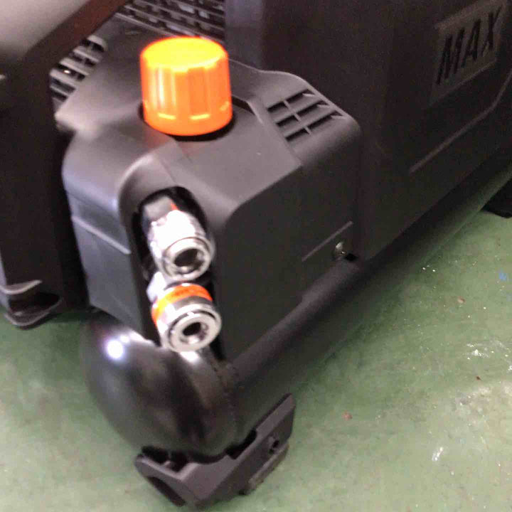 ★マックス(MAX) エアコンプレッサー AK-HL1310E_ブラック【戸田店】