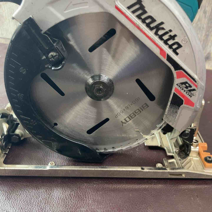 【中古品】 マキタ(makita) コードレス丸のこ HS631DZ 【東大和店】