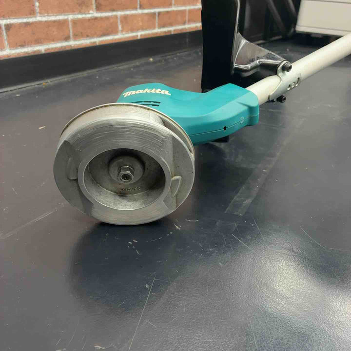 ☆マキタ(makita) コードレス草刈機 MUR185UDZ【藤沢店】