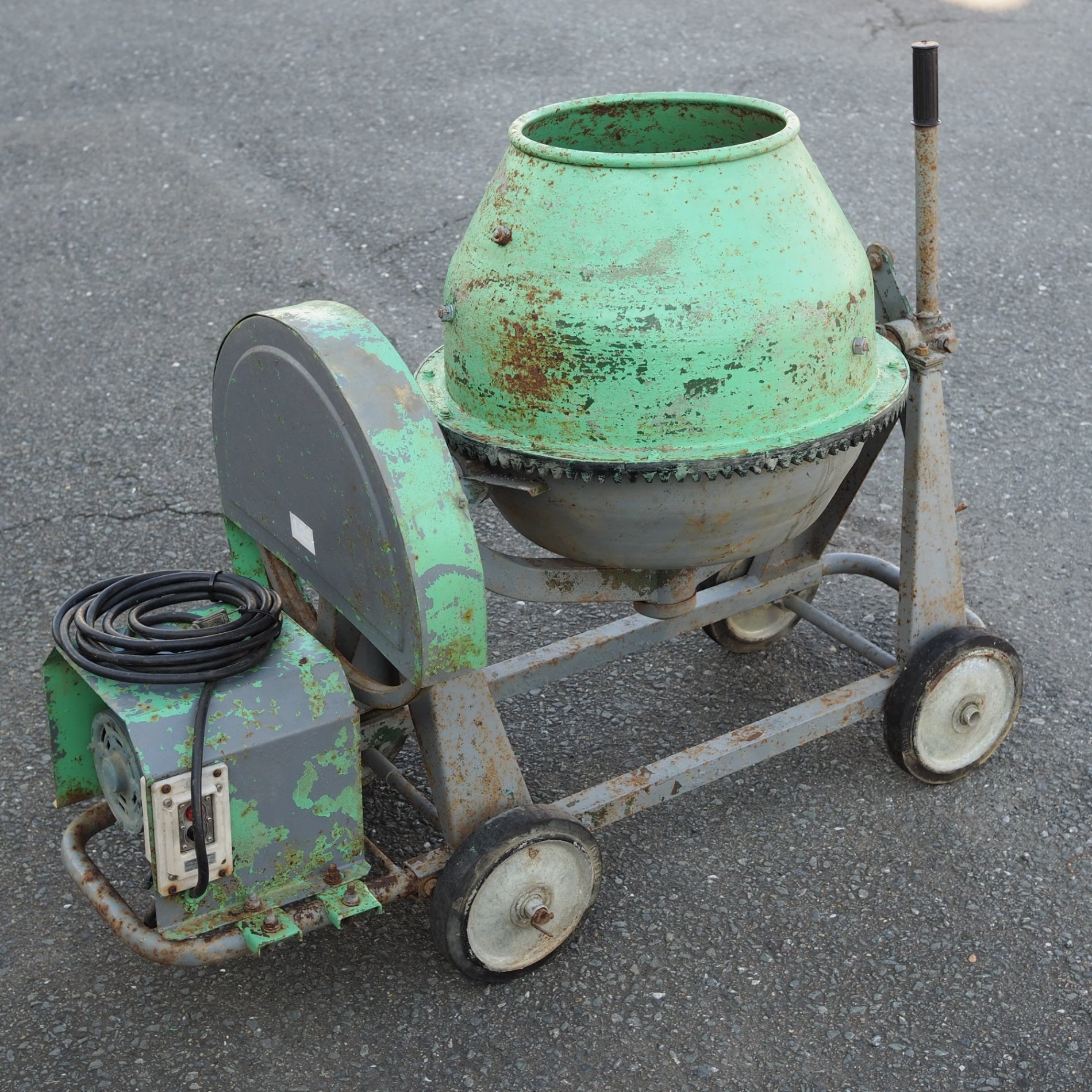 日立 コンクリートミキサー NGM-2.5B モルタルミキサー 70L