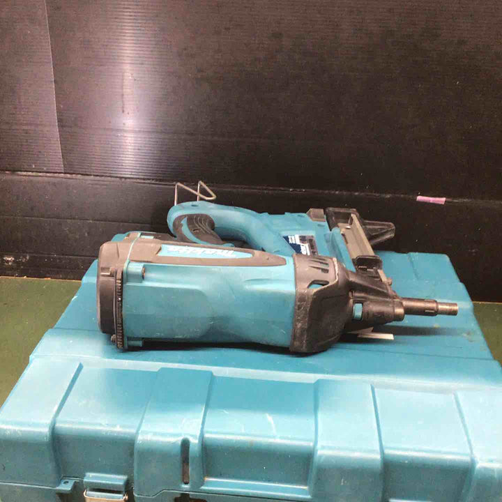 ★マキタ(makita) コードレスコンクリート用ガスピン打ち機 GN420C【戸田店】