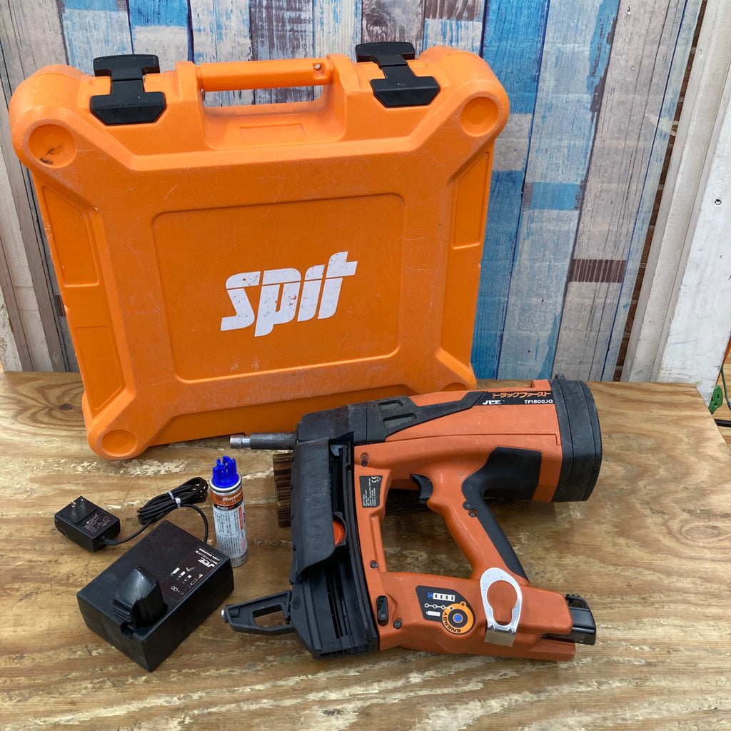 【中古品】トラックファースト/日本パワーファスニング ガス式鋲打機 TF1800JQ バッテリー・充電器付属 打ち込み確認済み【柏店】 中古品】トラックファースト/日本パワーファスニング ガス式鋲打機