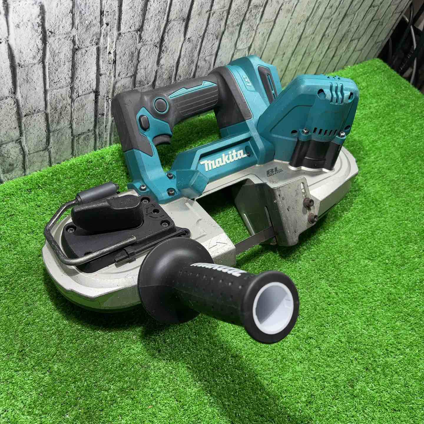 ★マキタ(makita) コードレスポータブルバンドソー 18V PB183DZ【川口店】 ☆マキタ(makita) コードレスポータブルバンドソー 18V PB183DZ【川口