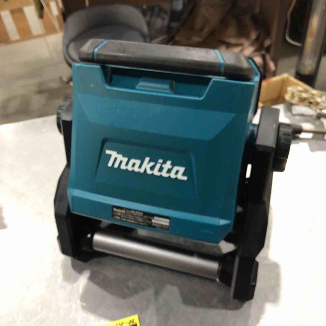 〇マキタ(makita) コードレススタンドライト 40Vmax 本体のみ/バッテリ・充電器別売 ML003G 青【川口店】