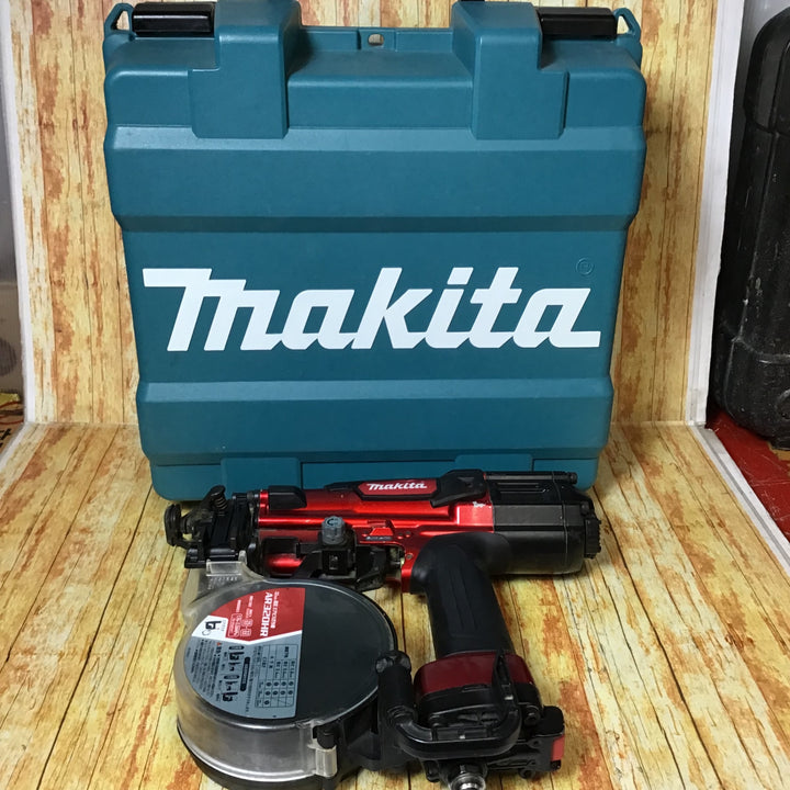 ★マキタ(makita) 高圧エアネジ打ち機 AR320HR【川崎店】