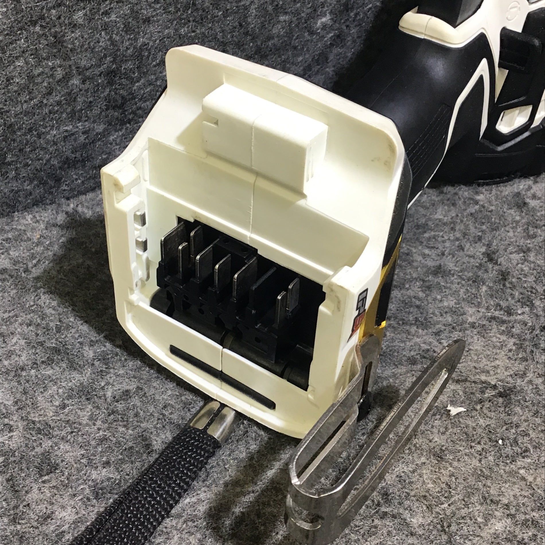 中古品・マルチボルトバッテリー1個付き！】ハイコーキ(HIKOKI ※旧