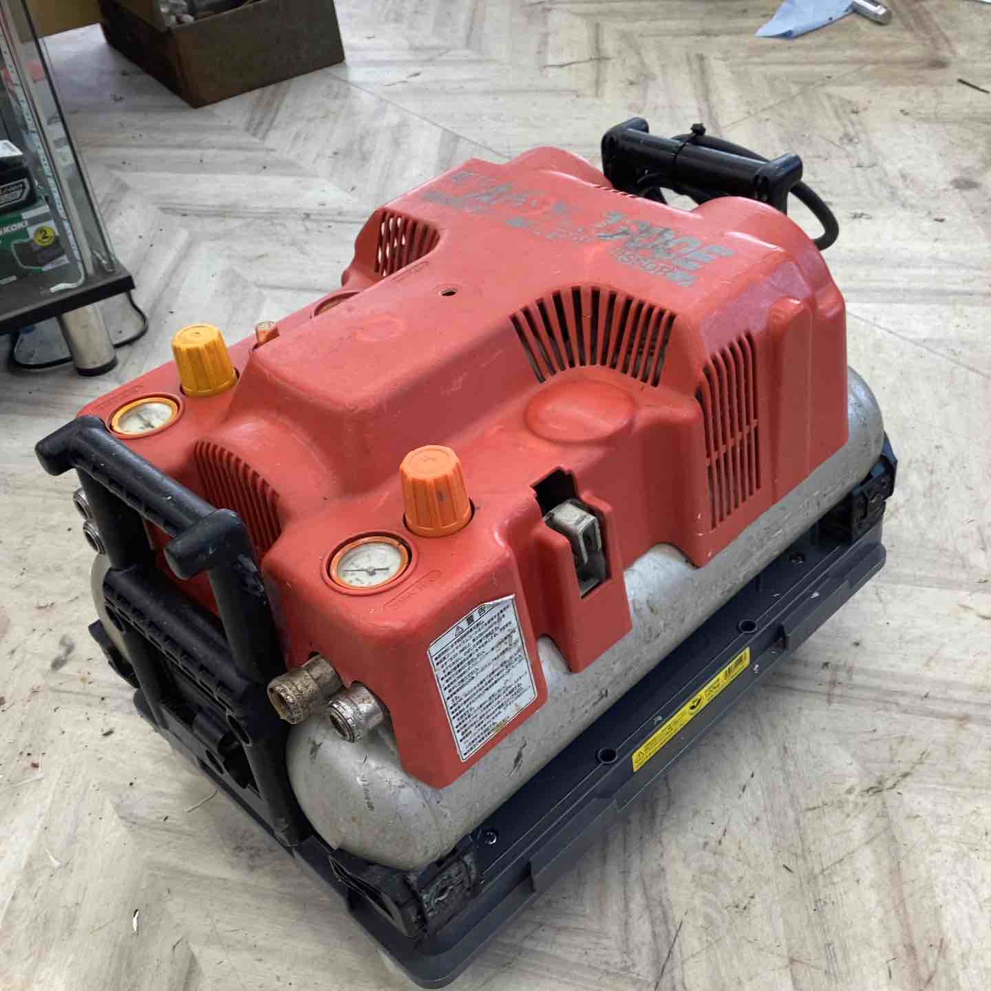◇マックス(MAX) 高圧エアコンプレッサ AK-HL7300E[5]【越谷店