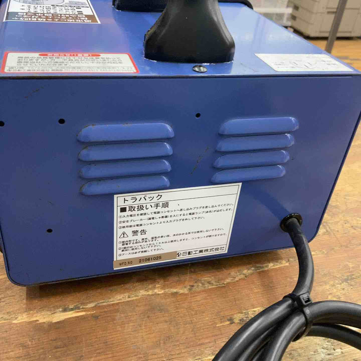 ◇日動工業 降圧専用トランス 200V→100V 単巻トランス 連続定格 安全ブレーカ付 30A NTB-300D-CC-100V【柏店】