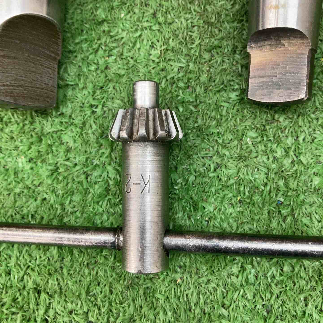 【中古品】卓上旋盤　フライス盤　13㎜ドリルチャック2個セット　差込（21/2×3と3×4）【川越店】