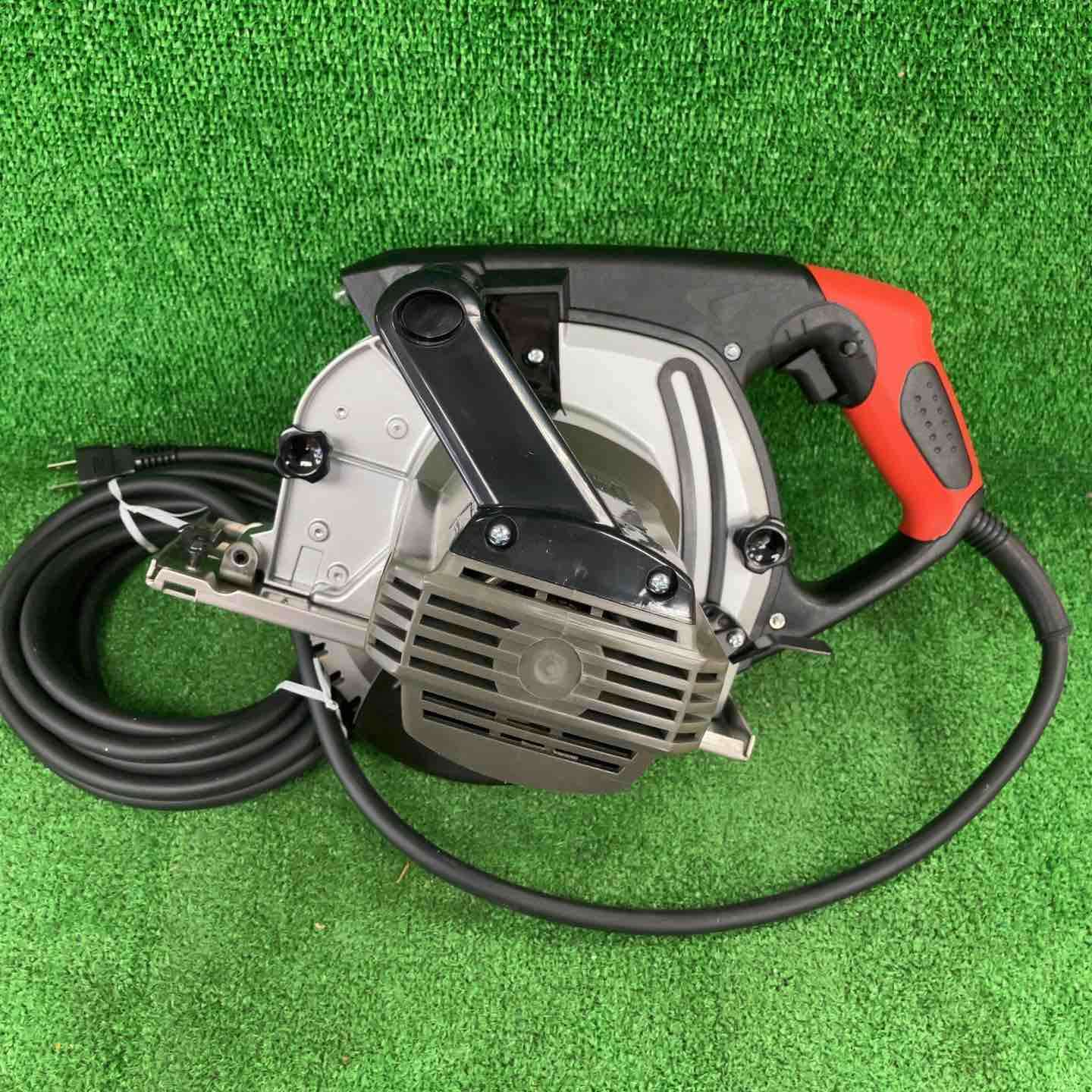 値下げしました！【中古】新ダイワ shindaiwa B18NⅡ 防塵カッター【ハンズクラフト佐賀】 ◇新ダイワ(Shindaiwa) 180mm 防塵カッター B18N2-F (B18NⅡ